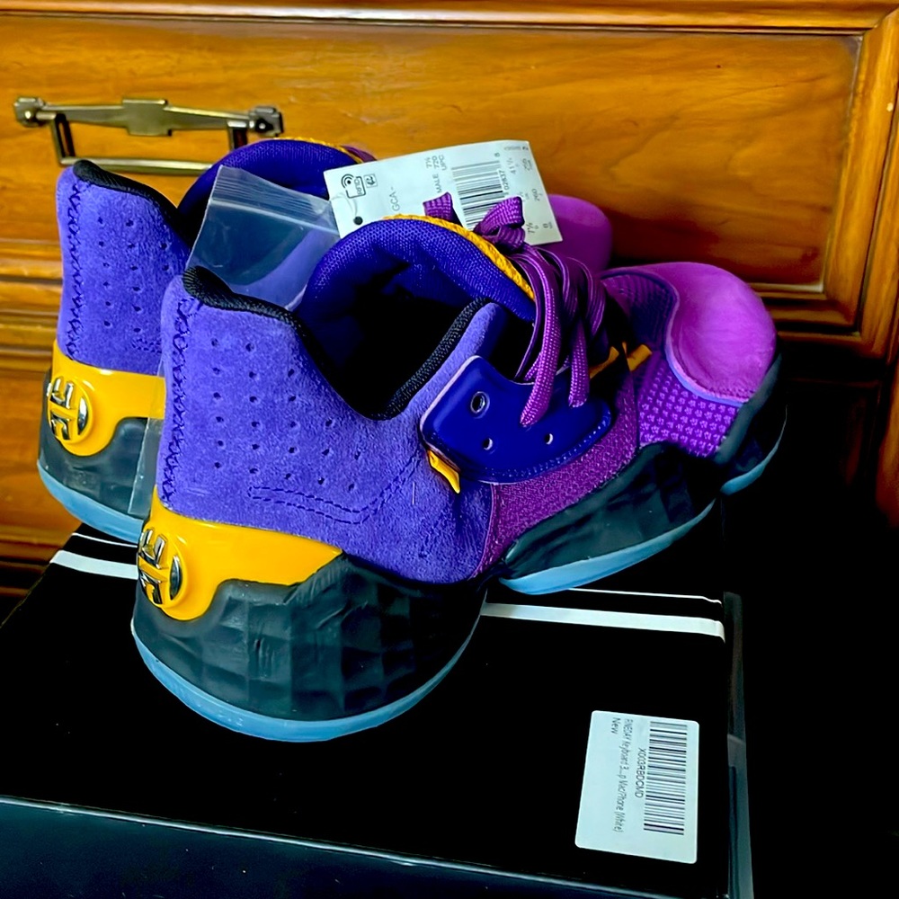 brand new pair of Harden shoes, very stylish. very attractive purple and gold